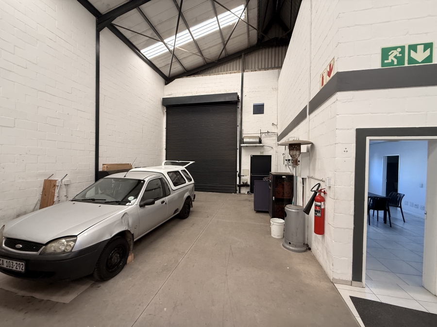 To Let Commercial Property for Rent in Rivergate Western Cape